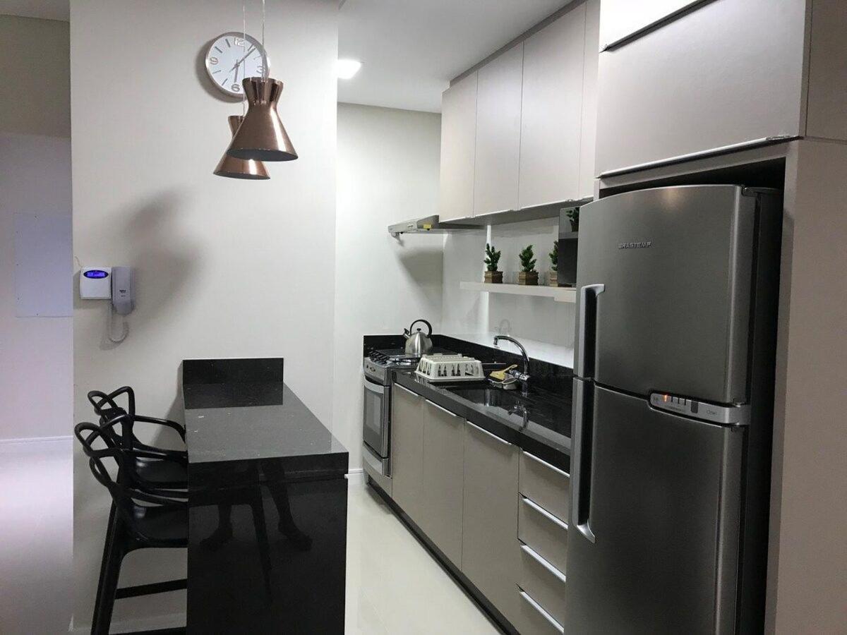 Ansnegocios Lindo Apto Praia Mariscal Casagrande- Ac Apartment บอมบินญัส ภายนอก รูปภาพ