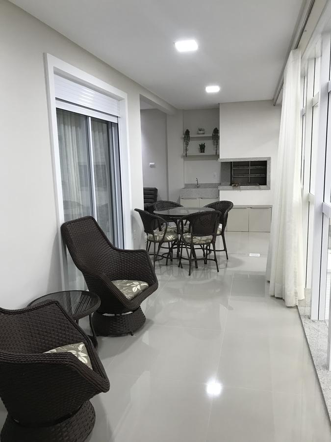 Ansnegocios Lindo Apto Praia Mariscal Casagrande- Ac Apartment บอมบินญัส ภายนอก รูปภาพ