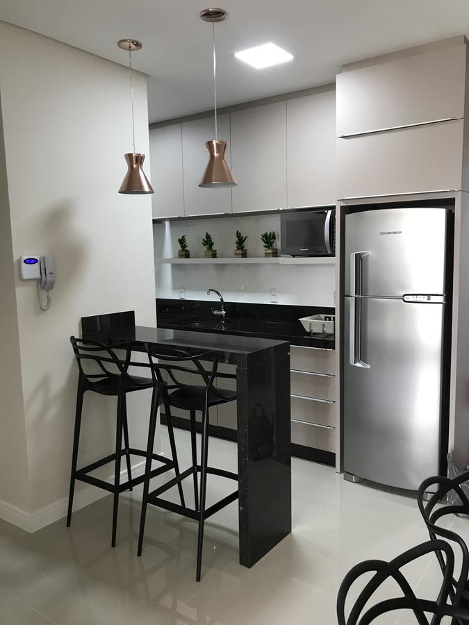 Ansnegocios Lindo Apto Praia Mariscal Casagrande- Ac Apartment บอมบินญัส ภายนอก รูปภาพ