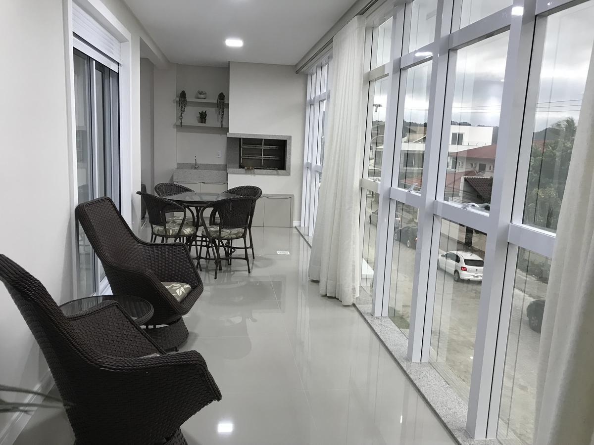 Ansnegocios Lindo Apto Praia Mariscal Casagrande- Ac Apartment บอมบินญัส ภายนอก รูปภาพ